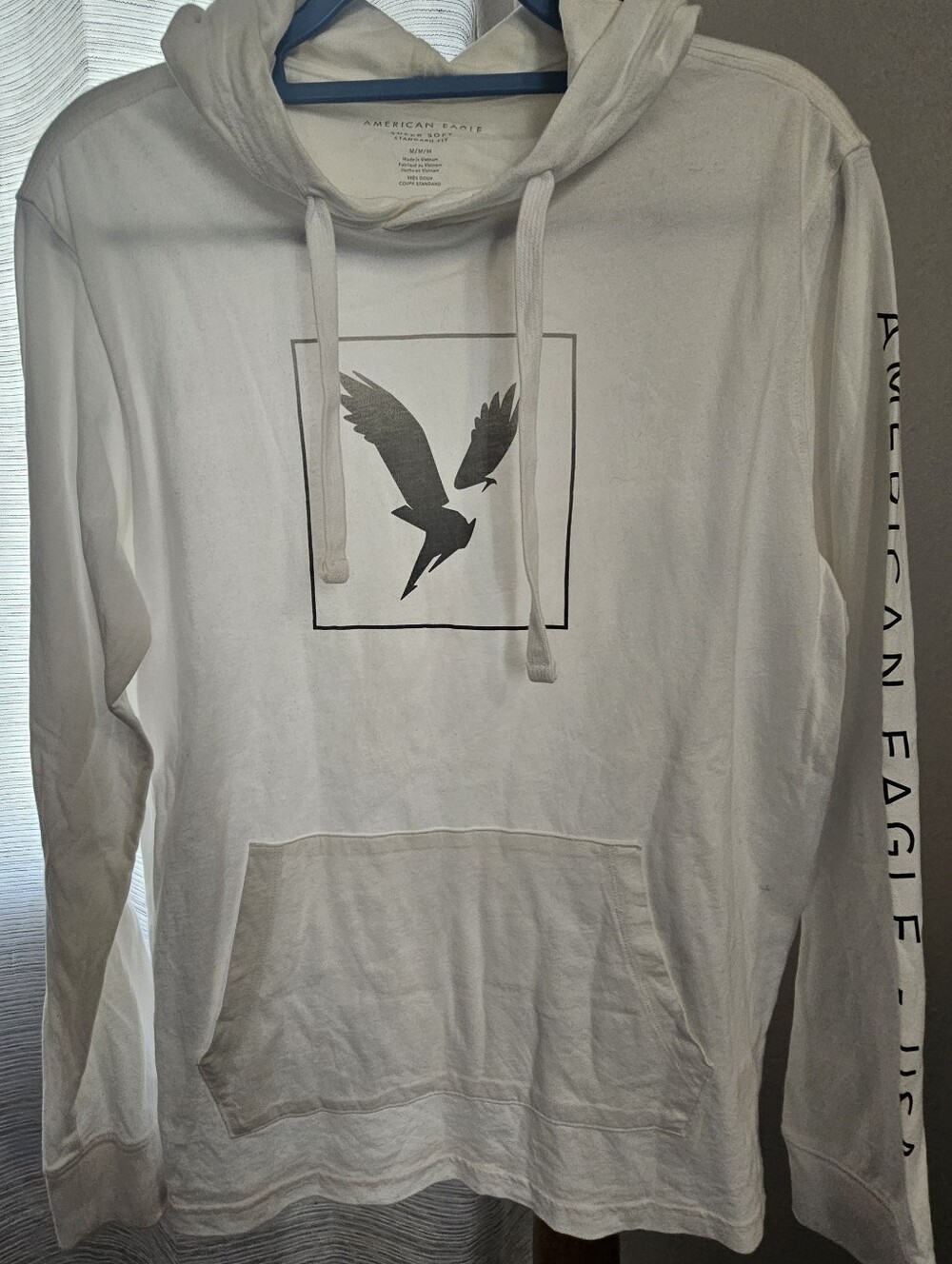 Mens AE Long Sleeve Medium Top